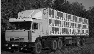 Полуприцеп-пчелопавильон в составе грузового автомобиля Камаз